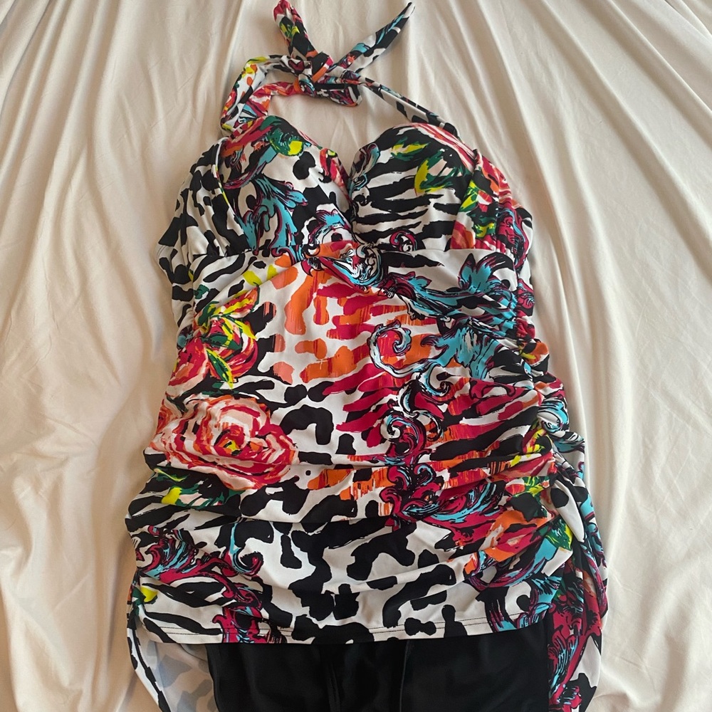 Swim dress plus-Swim top New without Tag,Swim by Cacique Size 22 halter swimsuit